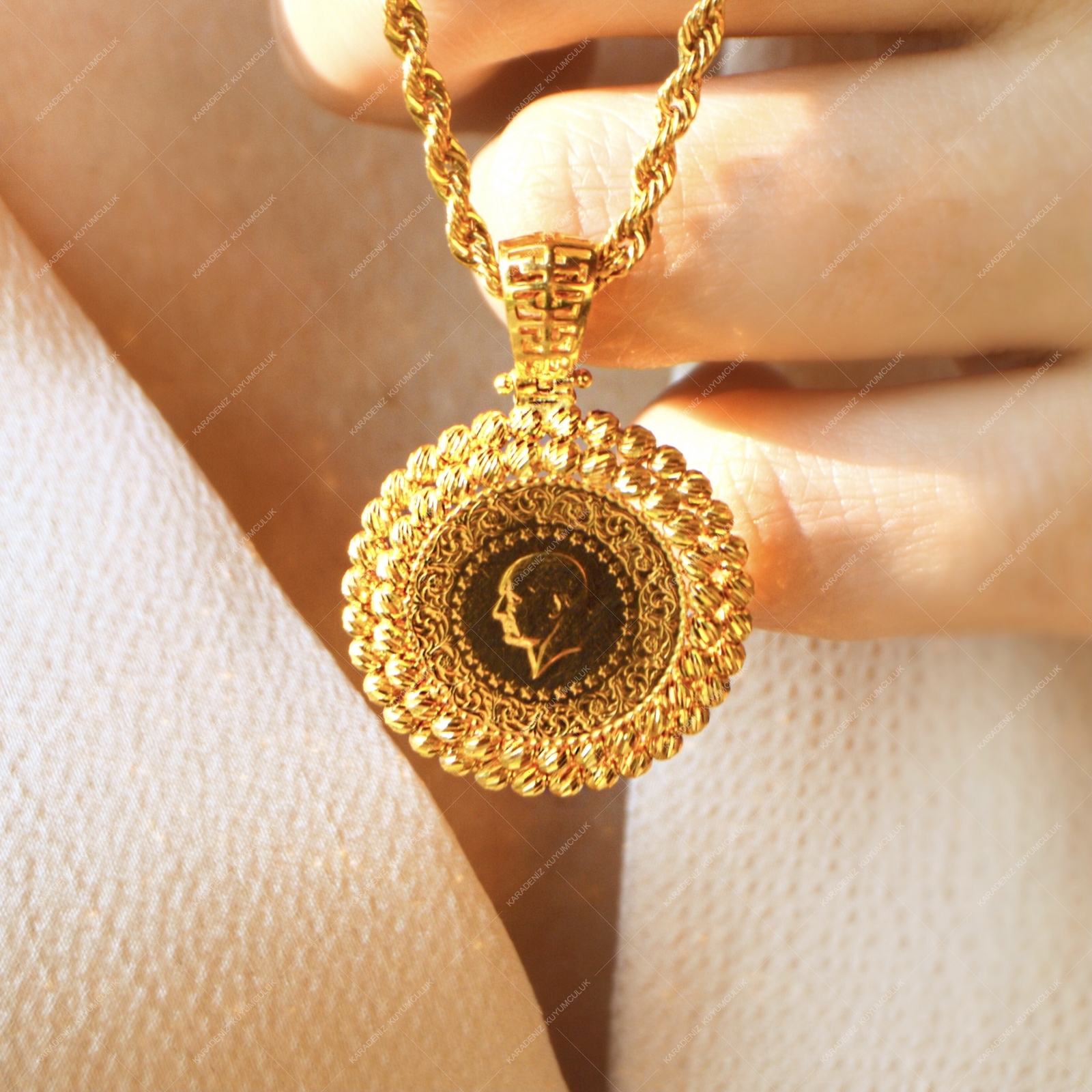 Karadeniz Kuyumculuk Dorika Çerçeve Çeyrek Altın Kolye Ucu